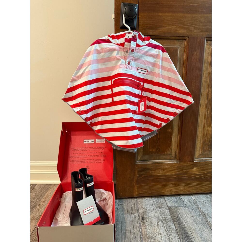 HUNTER boots AND HUNTER raincoat poncho! NEW with tags! MSPR $95+